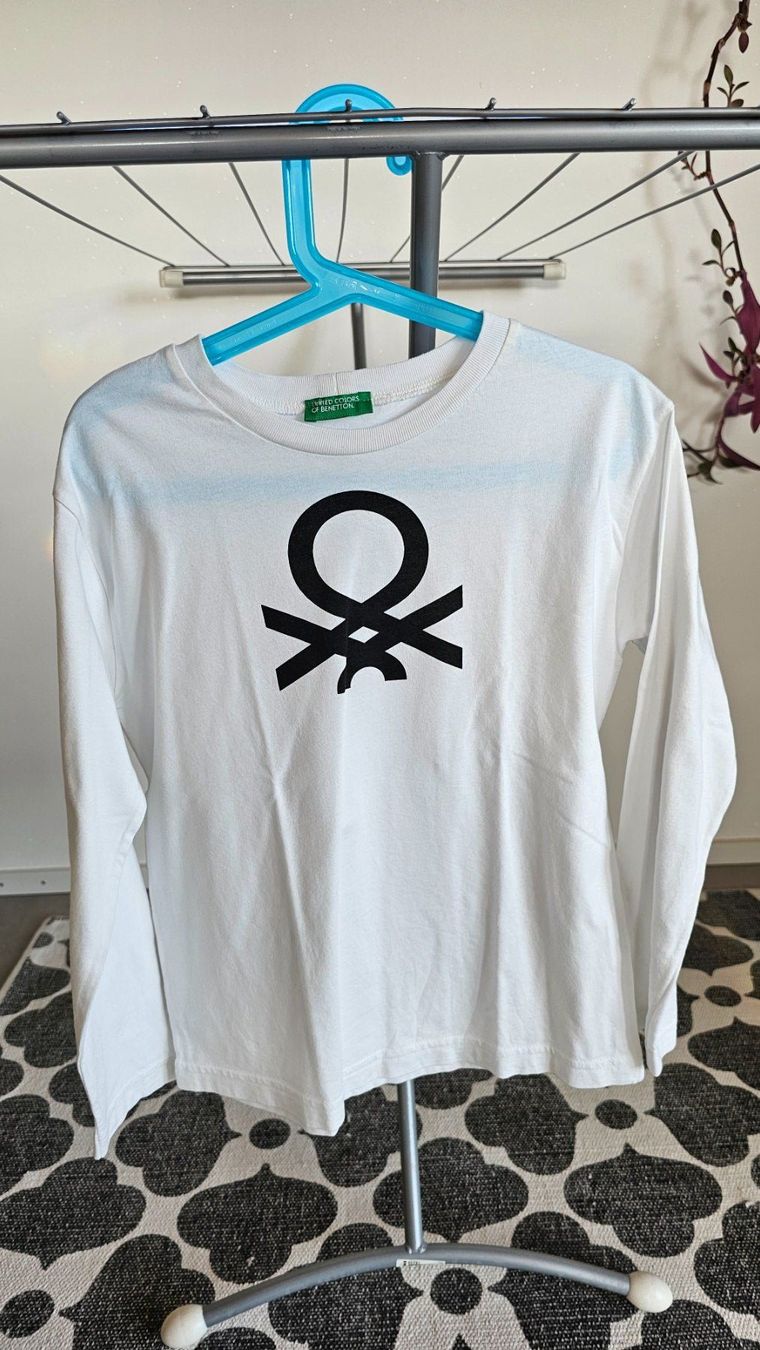 Benetton Pulls & Sweat-shirts: Longsleeve benetton weiss – D'occasion à Buhwil par Nici_la_nic