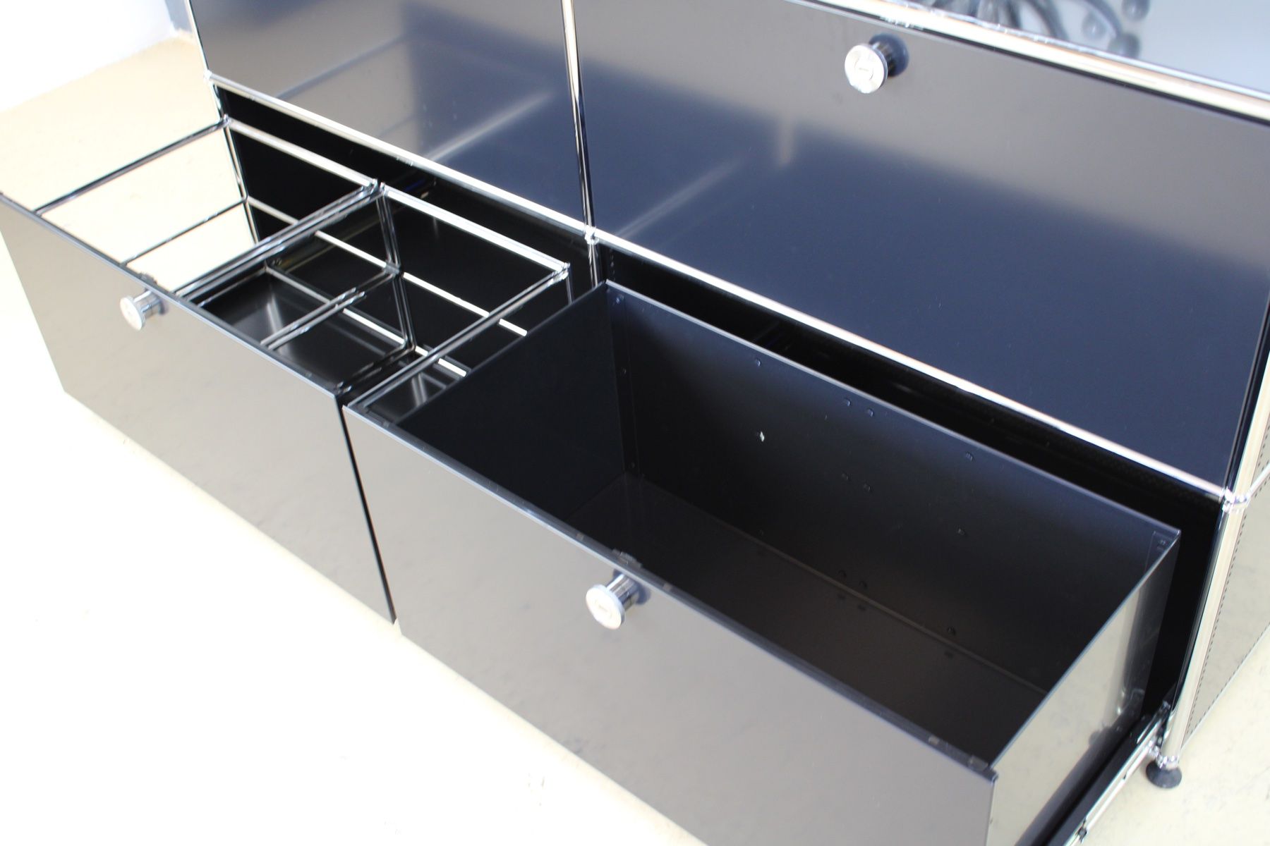 USM Kommoden: USM Sideboard in Schwarz, Lieferung möglich – Gebraucht aus Meinisberg von atelier_TILIJA 6