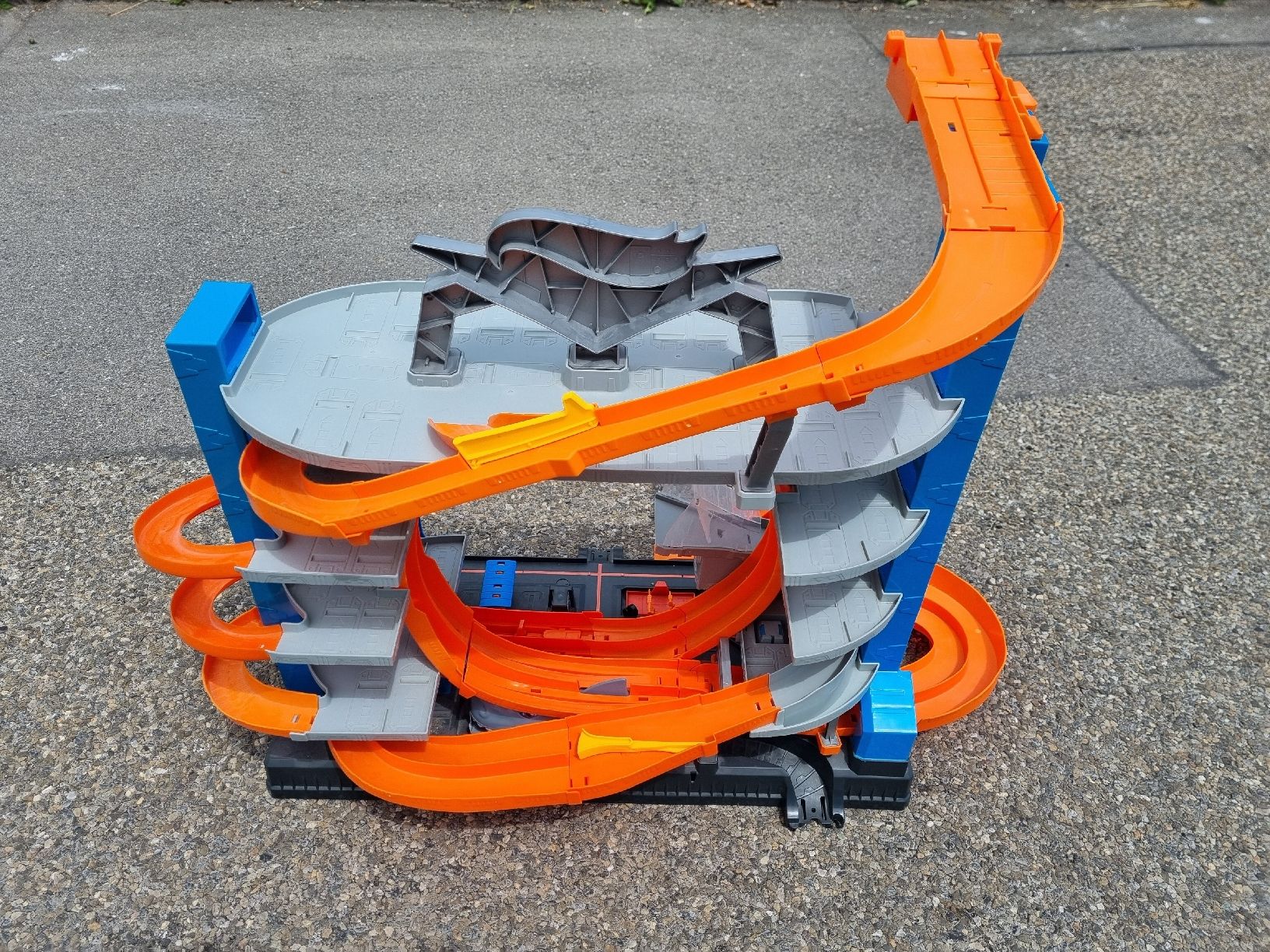 Hot Wheels Giocattoli: Hot Wheels Ultimate Garage – Usato da Liebefeld venduto da Nobody7 1