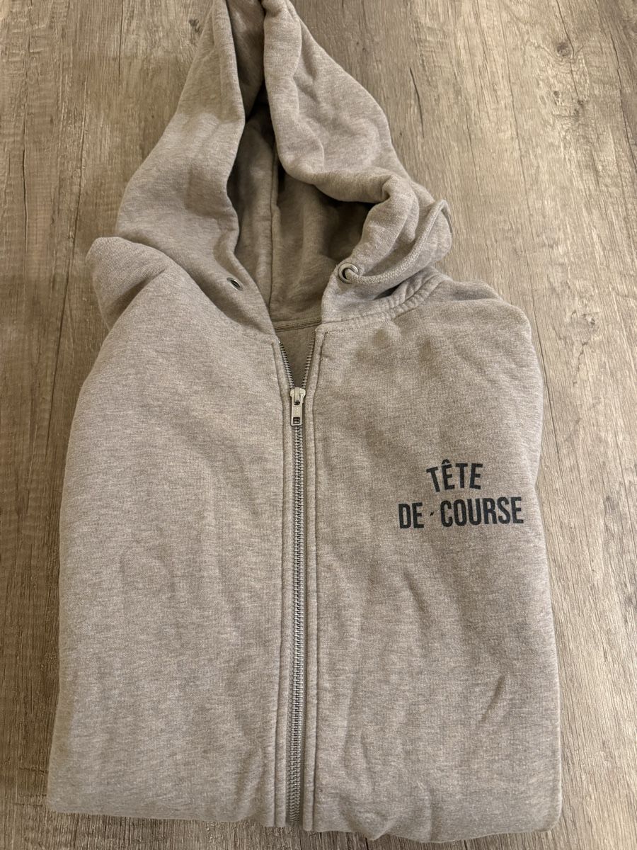 Pulls & Sweat-shirts: Pull à capuche beige  "Tête de Course" taille L – D'occasion à Nyon par vla_r5m7