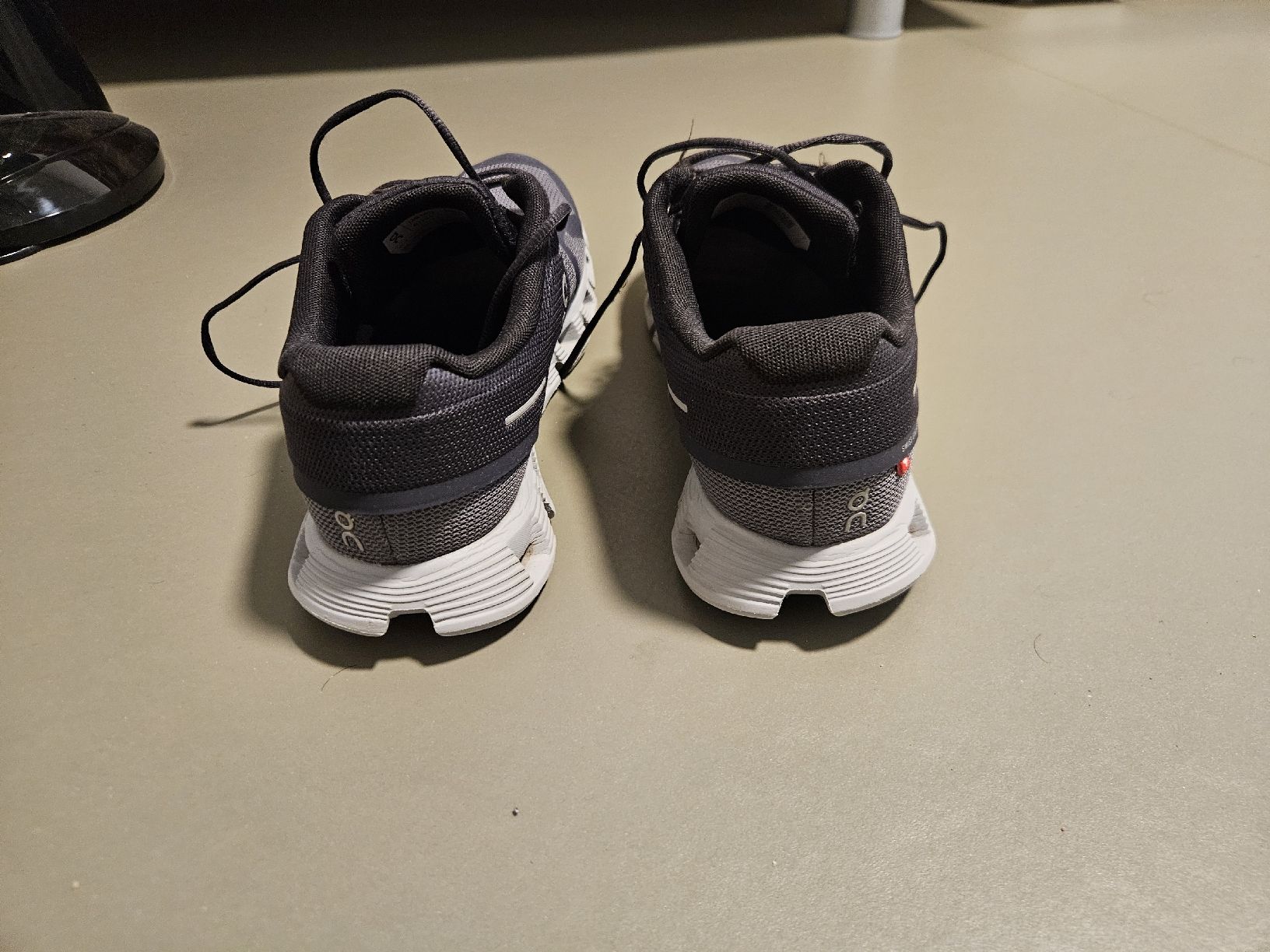 On Herrenschuhe: chaussures ON, pointure 42.5 – Neu (gemäss Beschreibung) aus Aigle von Oapi 2