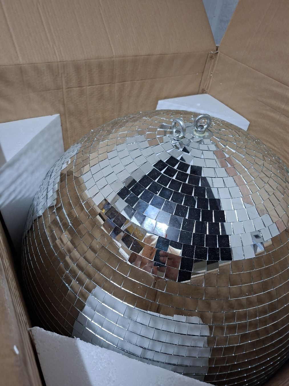 Alle Dekorationen: Discokugel Spiegelkugel gross 75cm neu und originalverpackt – Neu (gemäss Beschreibung) aus Chur von 80808080 2