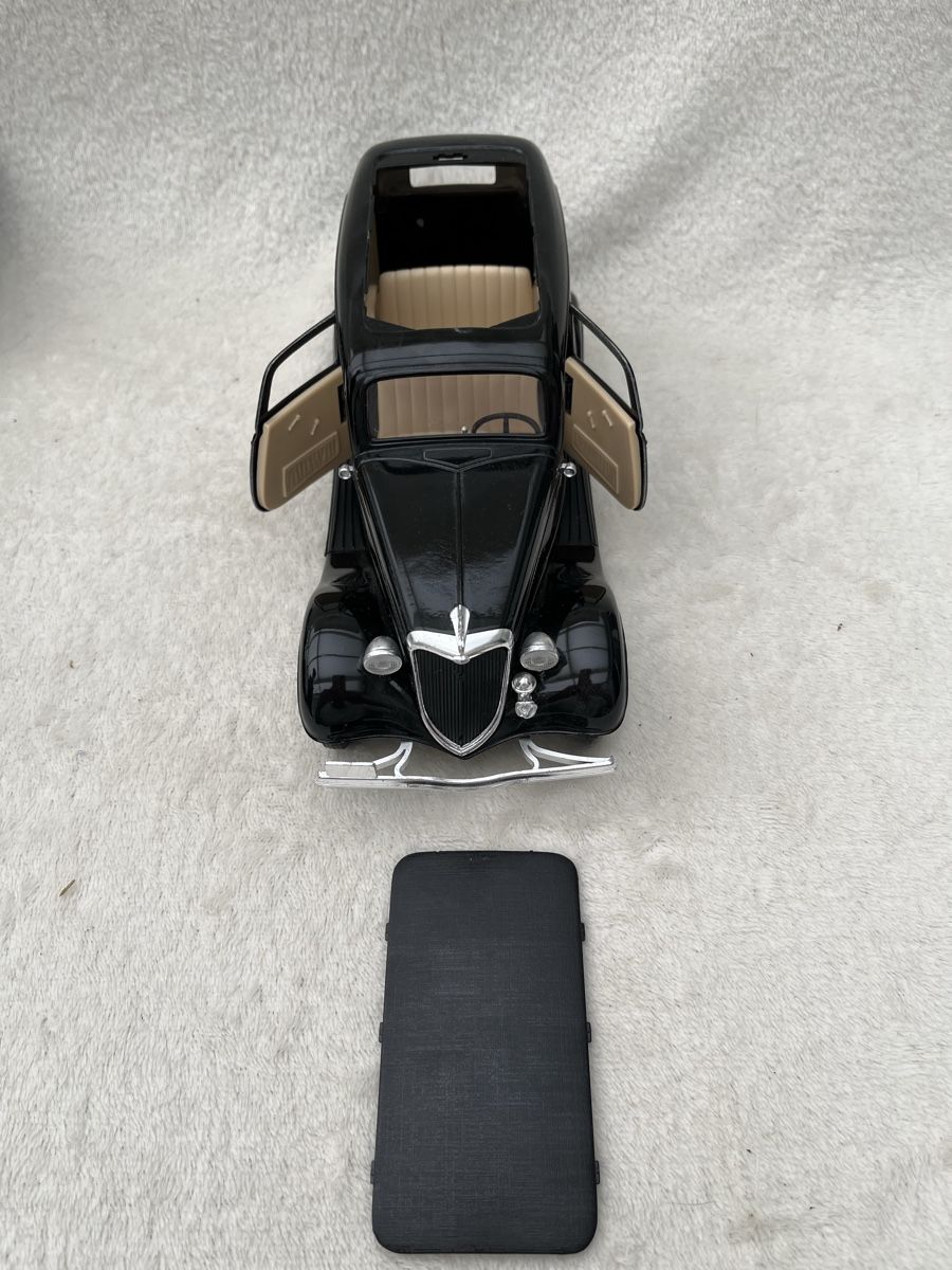 Ford Modellini d'auto: Ford V8 – Nuovo e nell'imballaggio originale da Oberweningen venduto da mer_2yn9 1