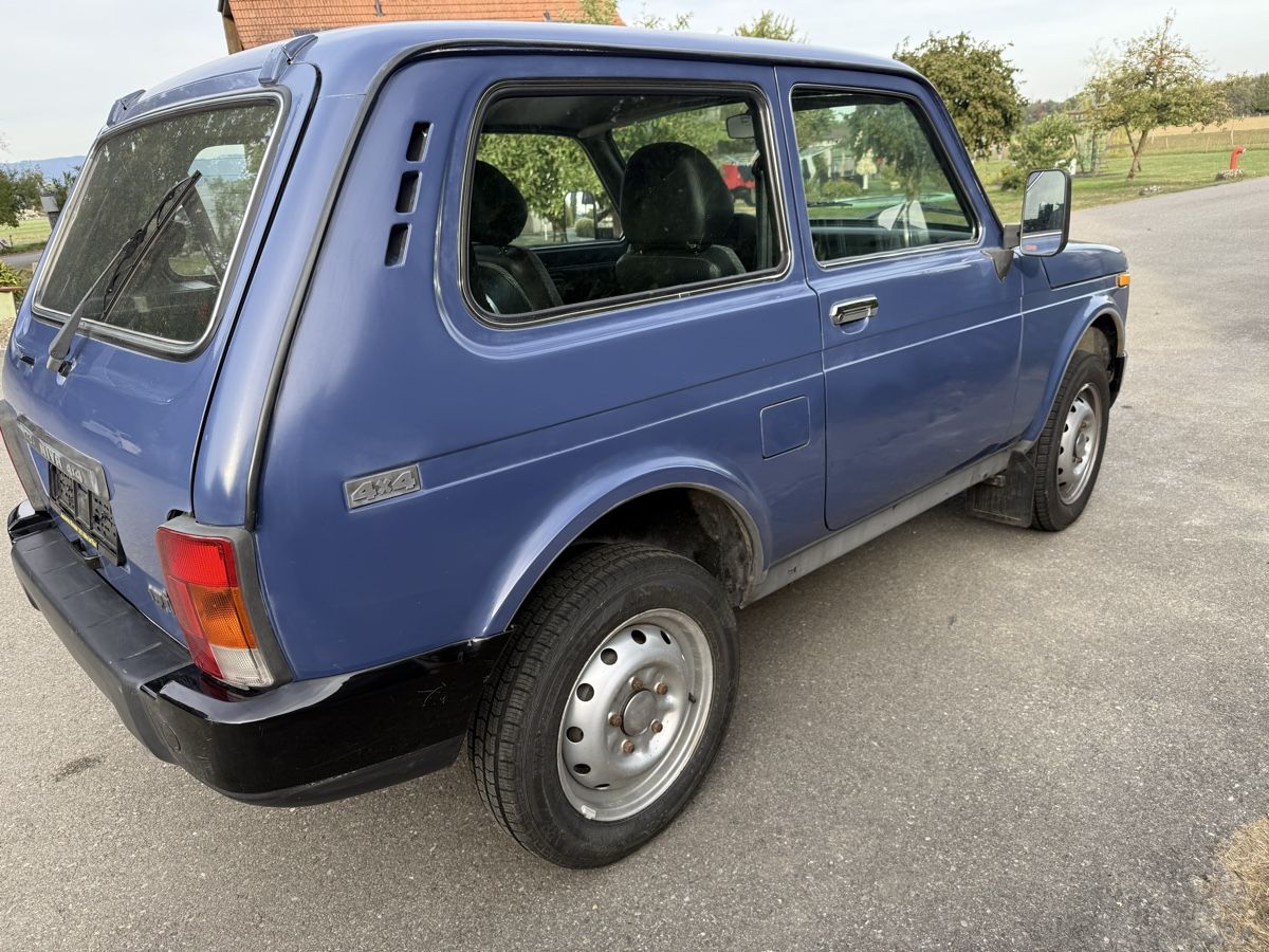 Lada Automobili: Lada Niva 1,7i 4x4 – Usato da Grossaffoltern venduto da hob_q6qs 2
