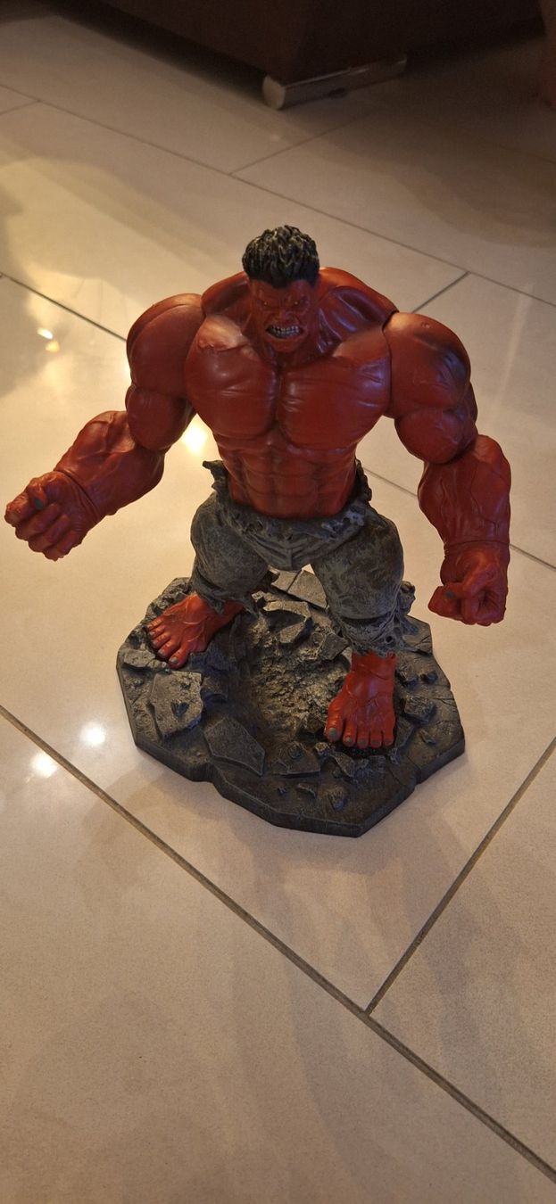 Marvel Figuren: Marvel Red Hulk Figur – Gebraucht aus Richterswil von uscars 1