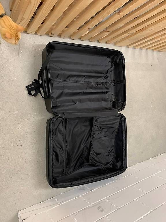 Valigie: Suitcase / Koffer 70x45x25 – Usato da Zürich venduto da jul_hx7m 2