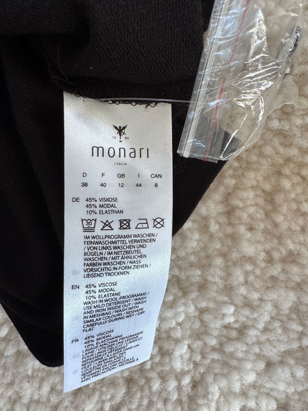 Monari Top: MONARI Shirt Schwarz CH38 NEU – Nuovo e nell'imballaggio originale da Zuerich venduto da Moochie 3
