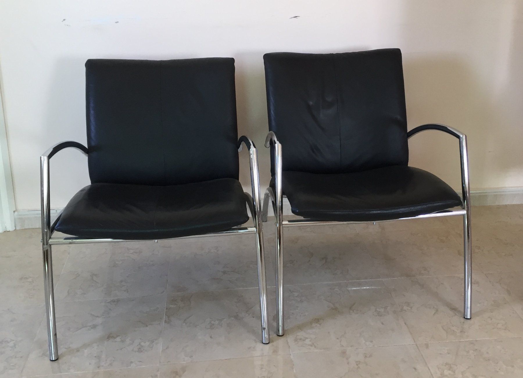 Poltrone: Fauteuils en Cuir noir et Chrome – Usato da Villars-sur-Glâne venduto da rifzari 4