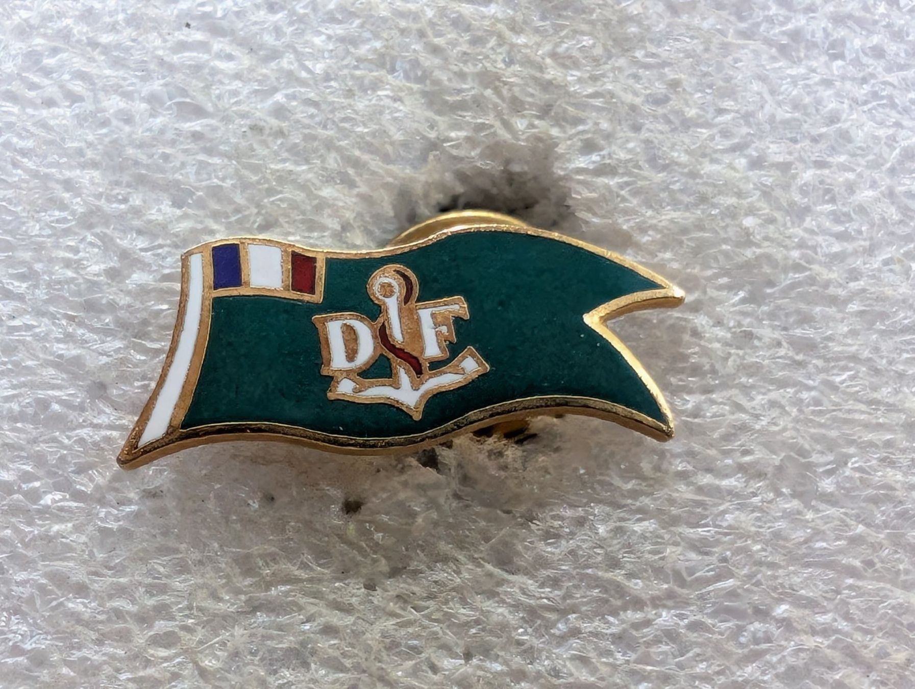 Plaketten & Abzeichen: Ansteckpin 45: DF – Gebraucht aus Oppligen von Pin-Fall-Shop