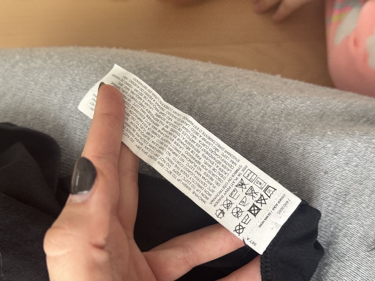 Mango T-Shirts: 2 Mango Black T-Shirts – Gebraucht aus Sattel von Zlata1 4