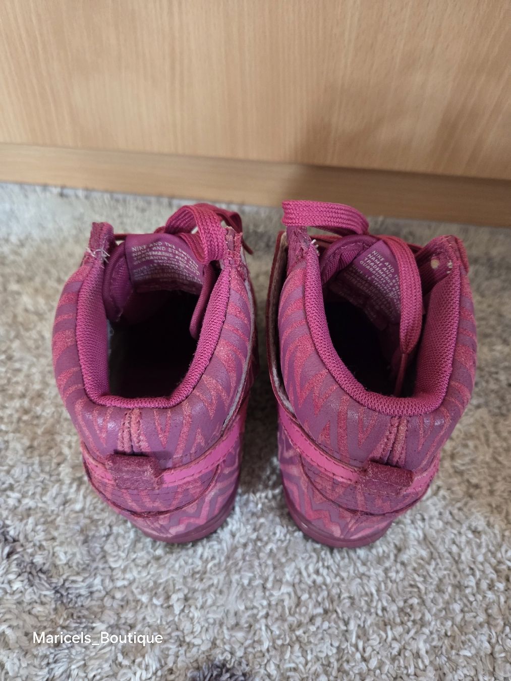 Nike Scarpe da donna: Nike-Schuhe mit Keilabsatz, Größe US 6 – Usato da Winterthur venduto da Maricels_Boutique 5