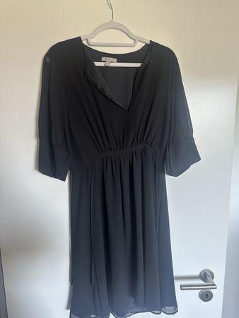 Kleid H&M schwarz Grösse S guter Zustand