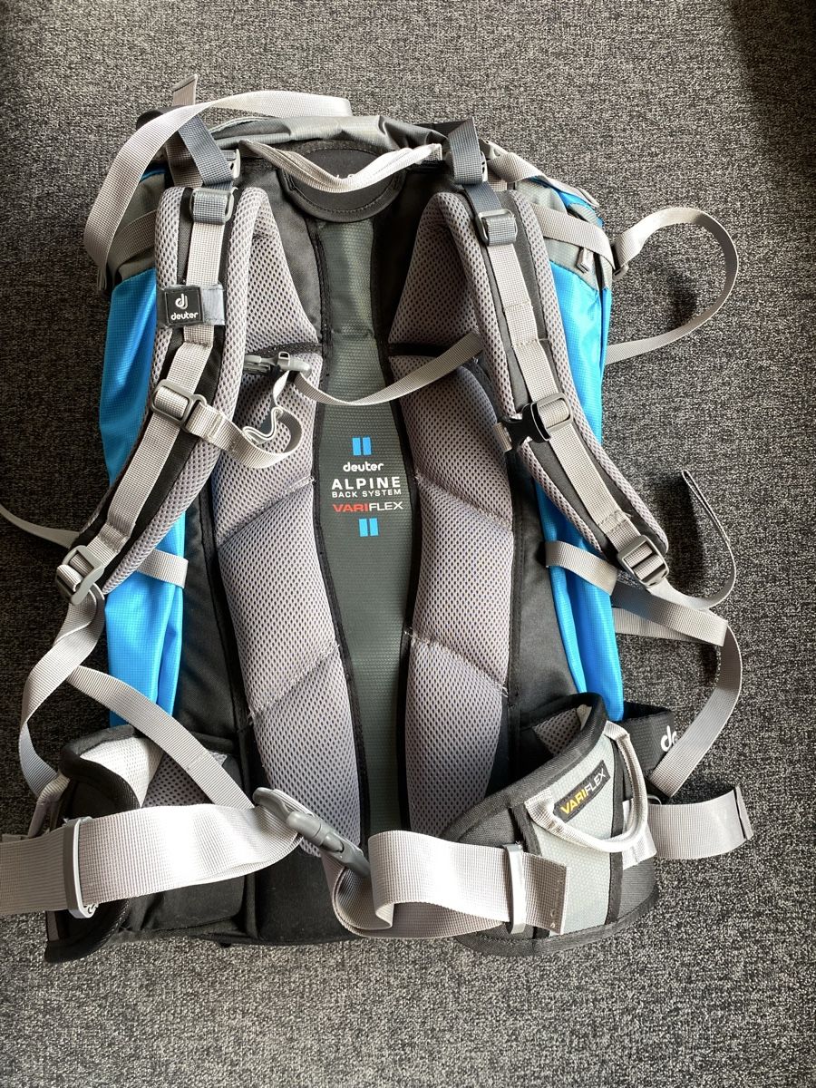 Deuter Zaini: Deuter Rucksack 35+ – Nuovo (secondo la descrizione) da Zimmerwald venduto da Holzdata1 1