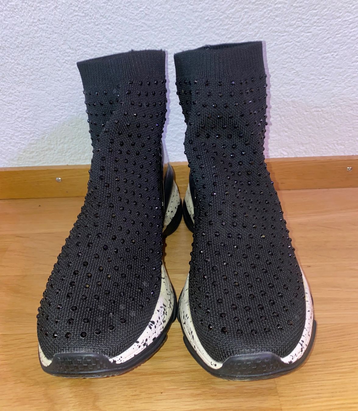 Damenschuhe: SALE HEUTE / Sneaker Gr. 40 – Gebraucht aus Herisau von Seyashop1 1