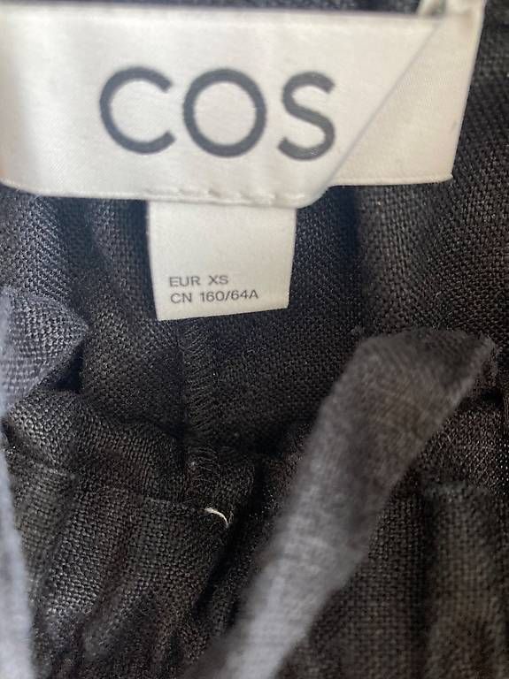 Lotti di vestiti: Cos Set – Usato da Zürich venduto da rundeshaus1 2