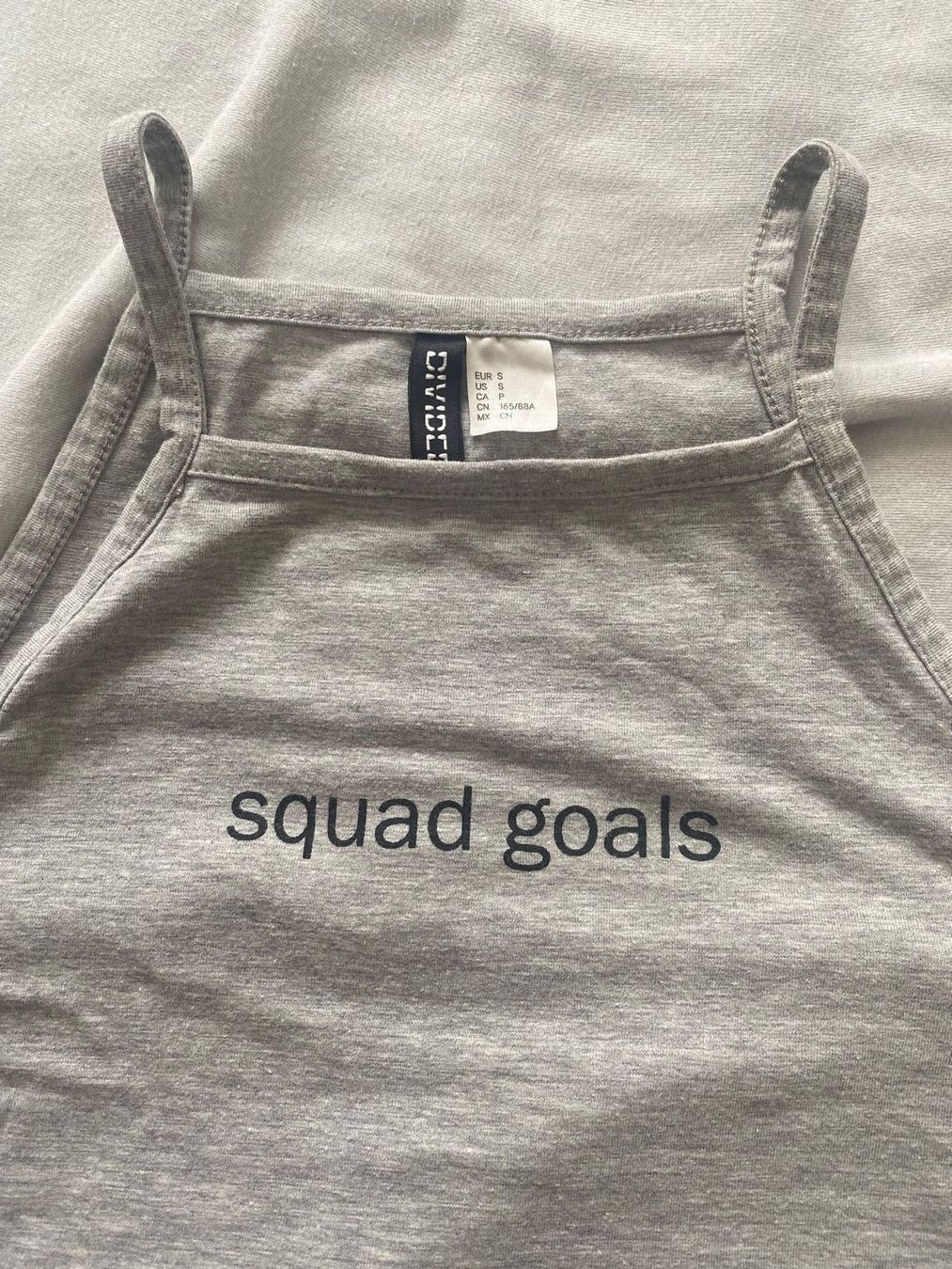 H&M Top: Crop Top grau – Usato da Möhlin venduto da eny_lsk7