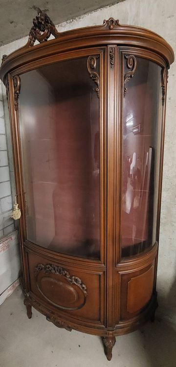 Vitrines: 1 Vitrine aus Nussbaum-Holz – D'occasion à Nussbaumen AG par erfolg25 2