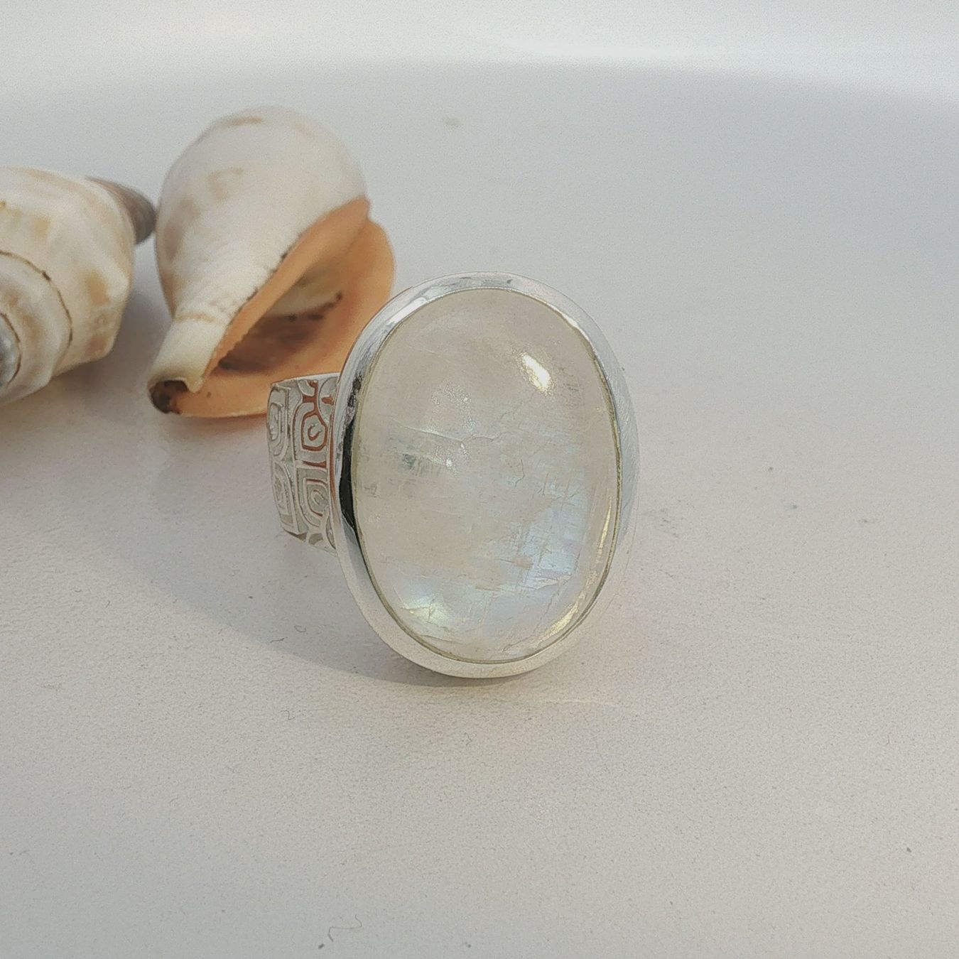 Olga Ribler Anelli: Statement Ornament Ring mit Regenbogen-Mondstein Gr 59 – Nuovo (secondo la descrizione) da Luzern venduto da Schmuckoutlet 6