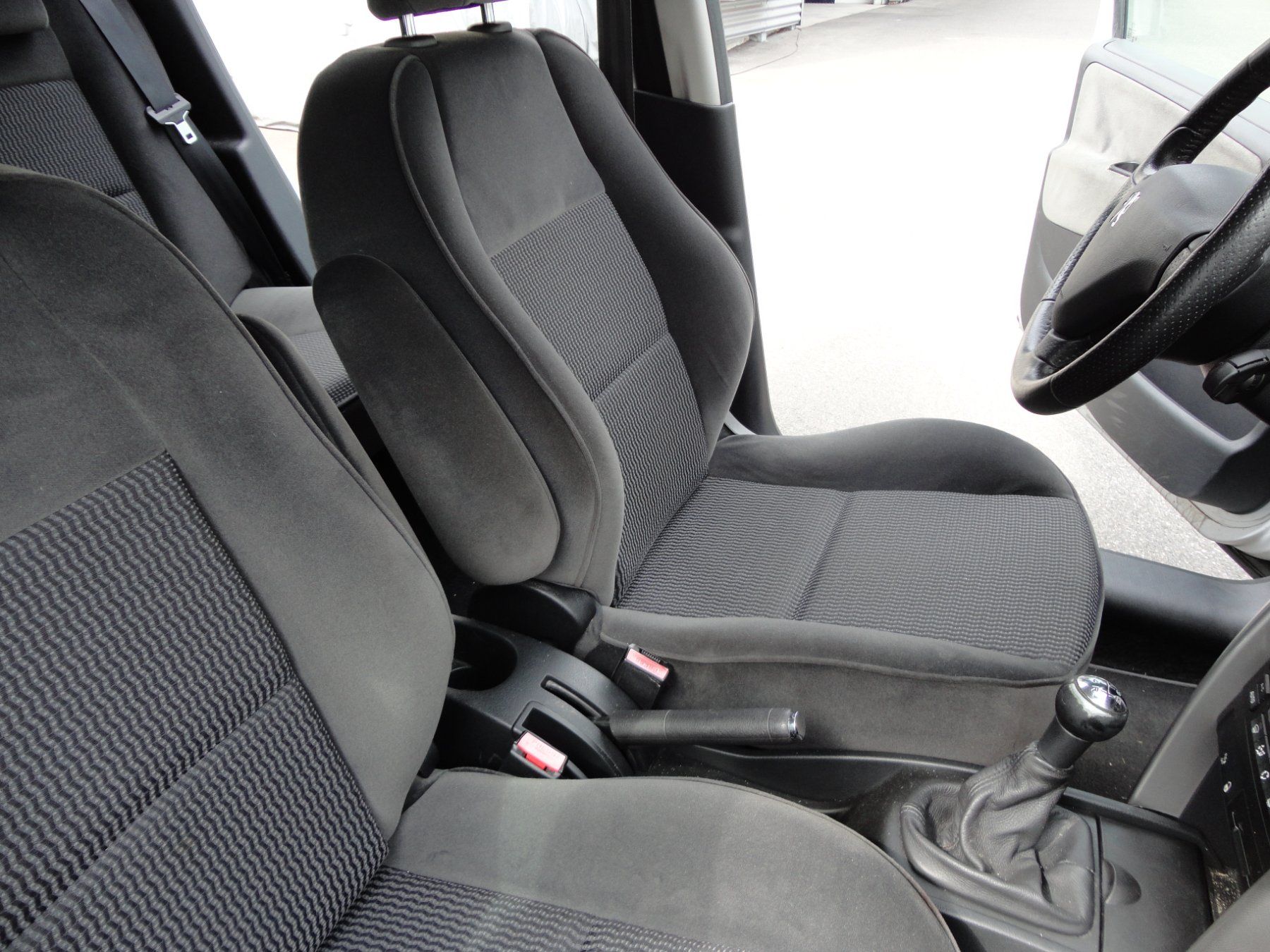 Peugeot Autos: Peugeot 207 1.6i 16V – Gebraucht aus Wilen von 350ss 6