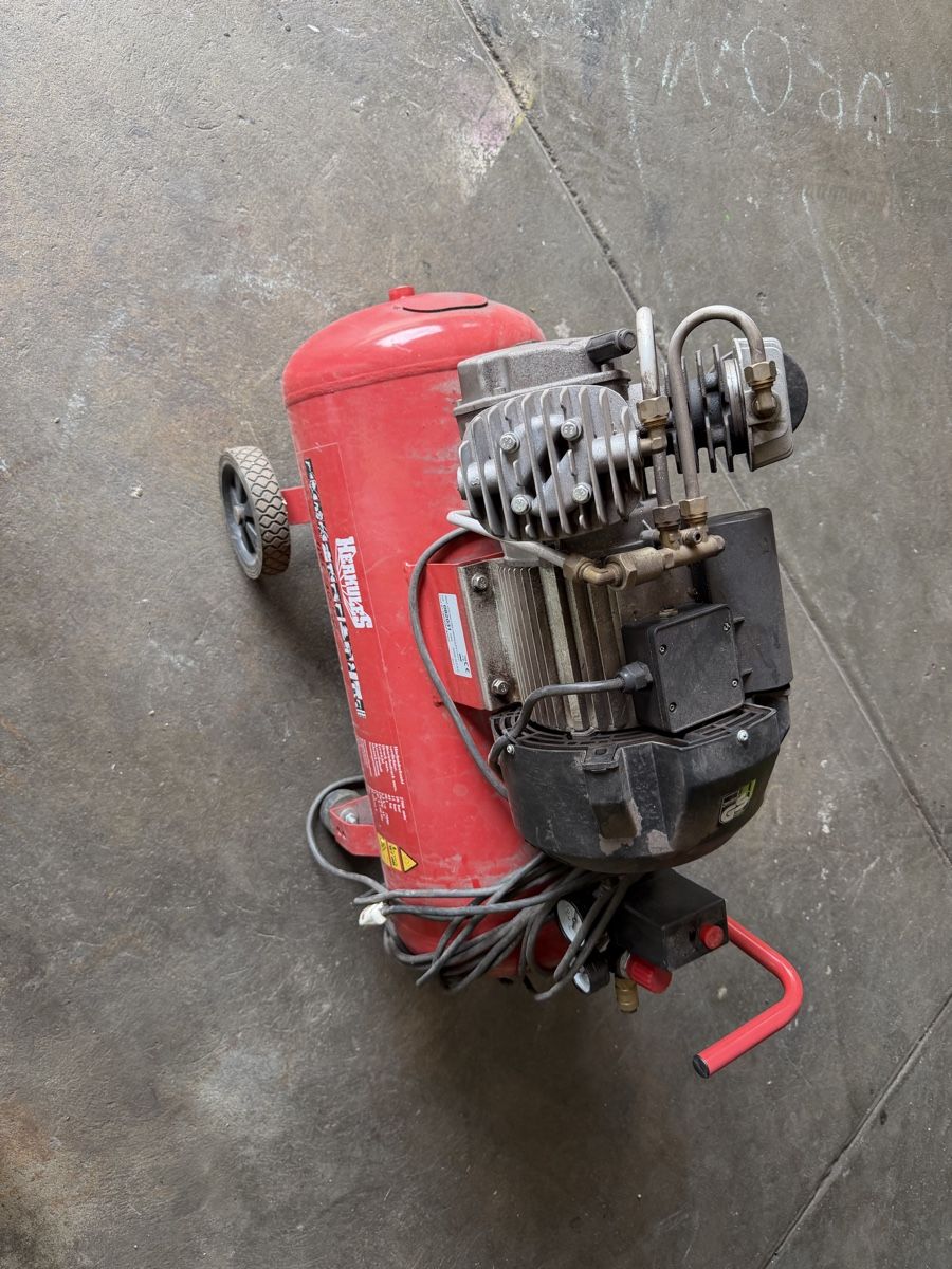 Compressori: Kompressor rot fahrbar gebraucht – Usato da Gipf-Oberfrick venduto da glogeli 1