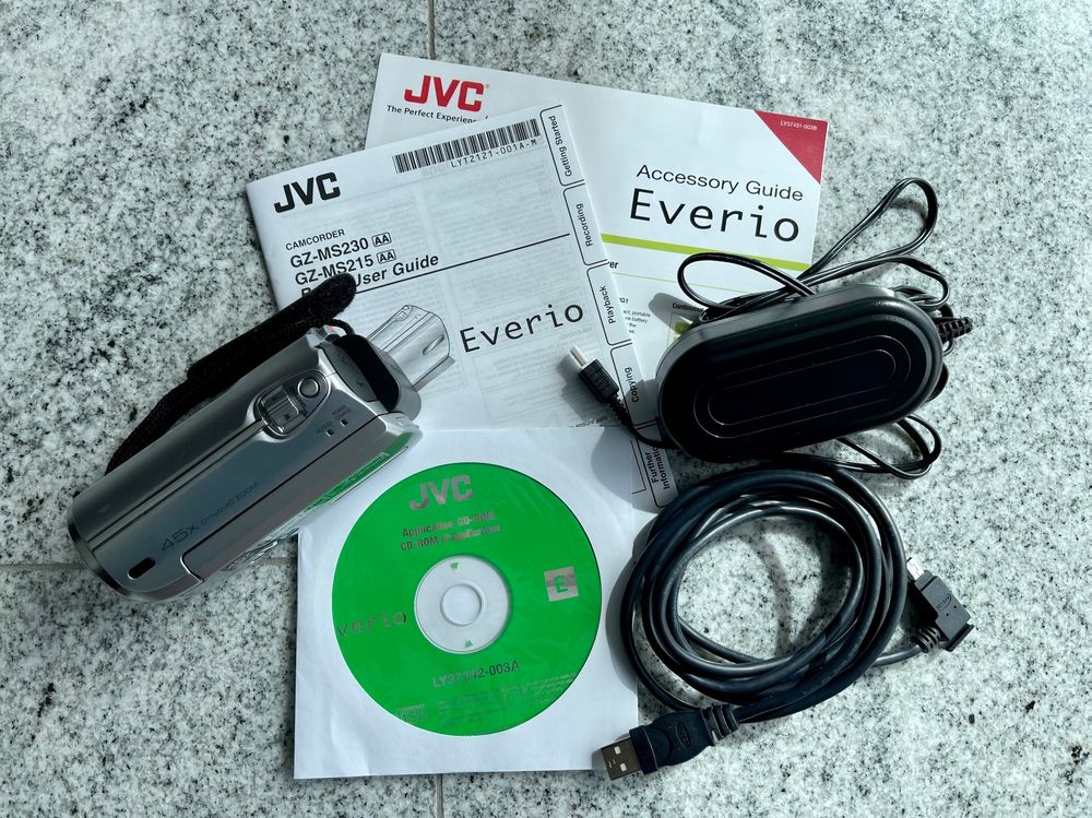 JVC Everio GZMS215 SD Camcorder PAL Silver Kaufen auf Ricardo