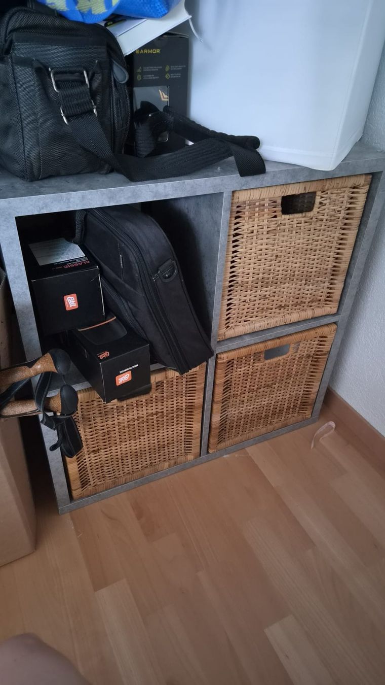 Regale: Regal 4-Fächer - Betonlook – Gebraucht aus Merenschwand von Irina13 3