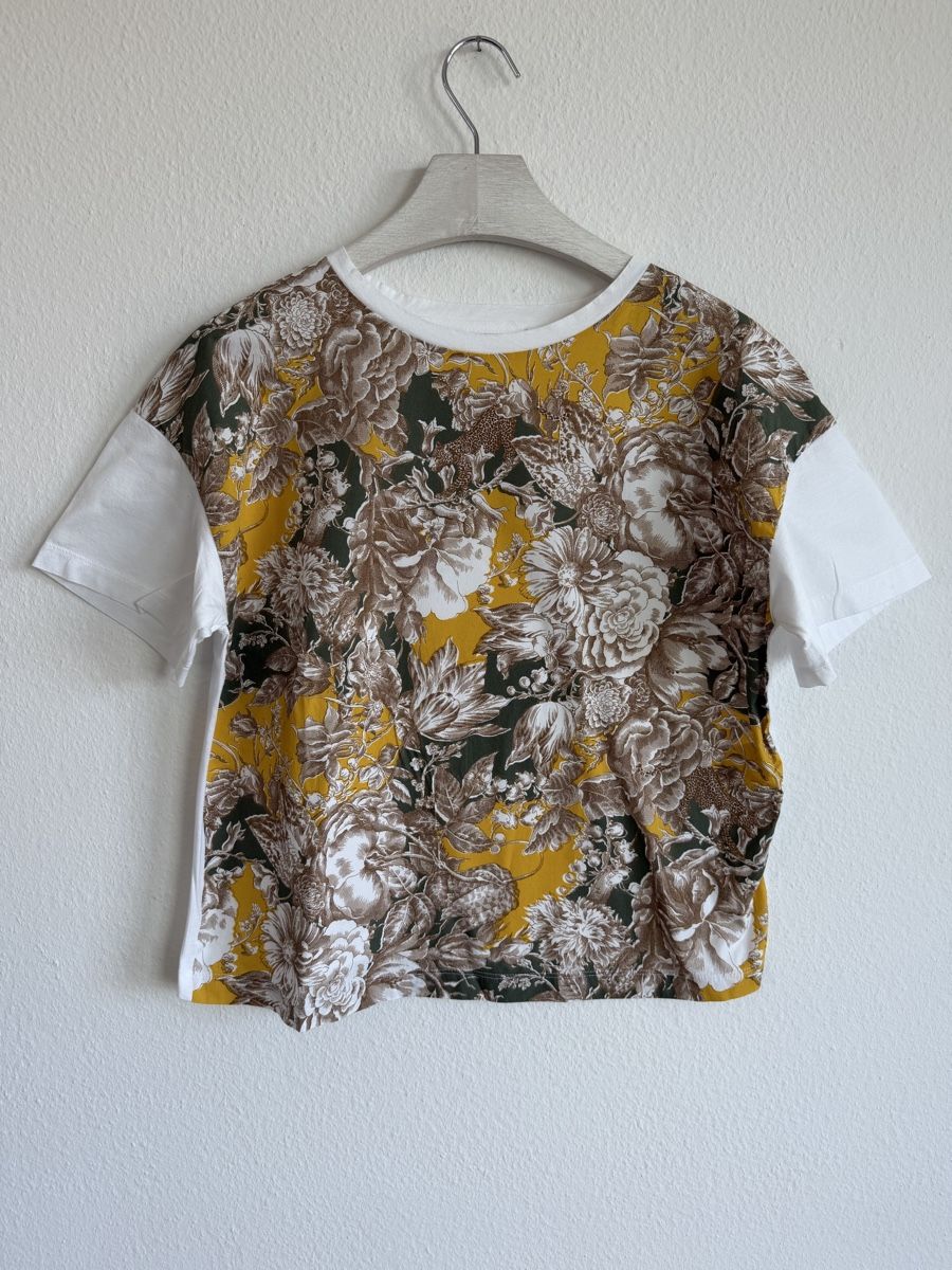 Max Mara T-shirt: T-shirt Weekend Max Mara, taille L – Usato da Cressier FR venduto da Kvito4ka