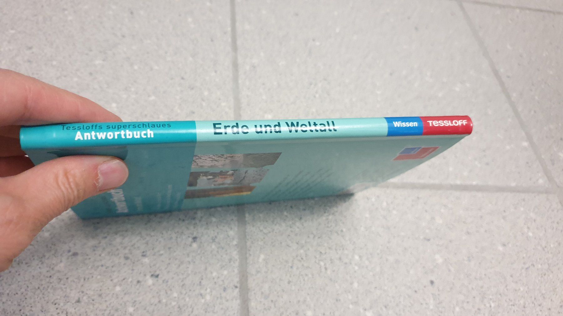 Livres: Erde und Weltall - Antwortbuch – D'occasion à Stäfa par Supertramp73 2
