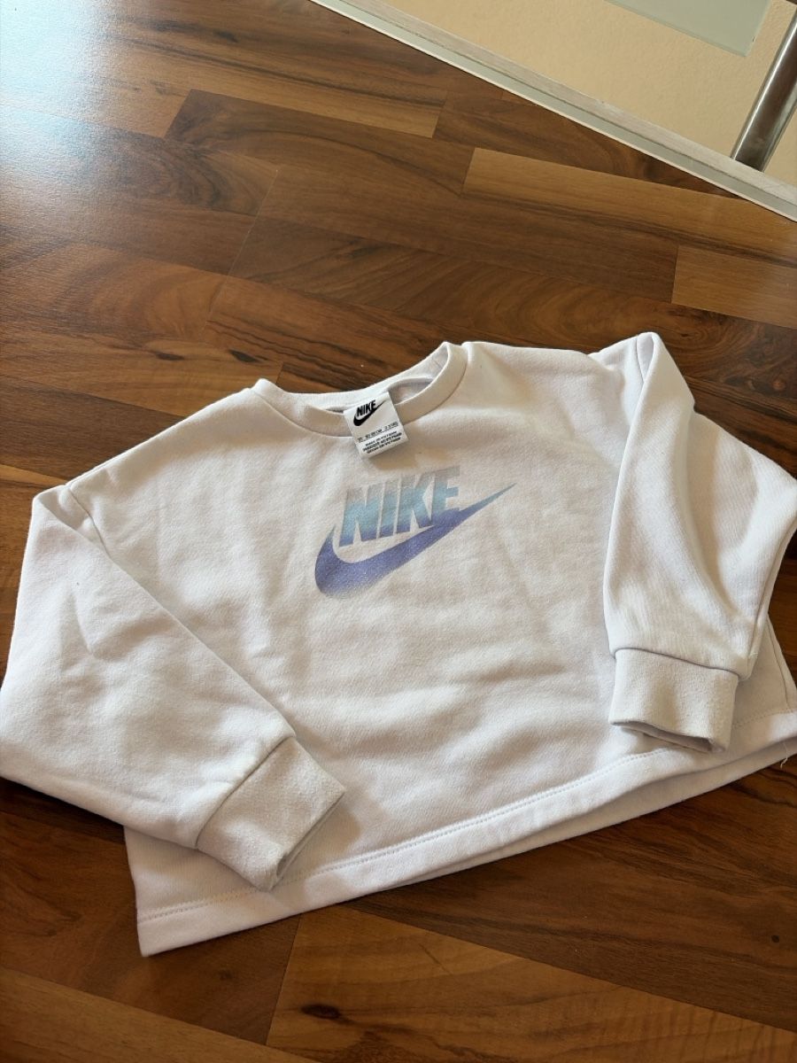 Nike Maglioni & Felpe: Nike Pullover, Gr. 92/98, Top Zustand – Usato da Lützelflüh-Goldbach venduto da Jungle_Julia