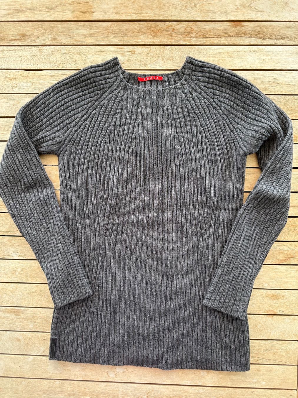 Prada Pulls & Sweat-shirts: PRADA Wollpullover, grau, gerippt, 36 – D'occasion à Herrliberg par henri012 1