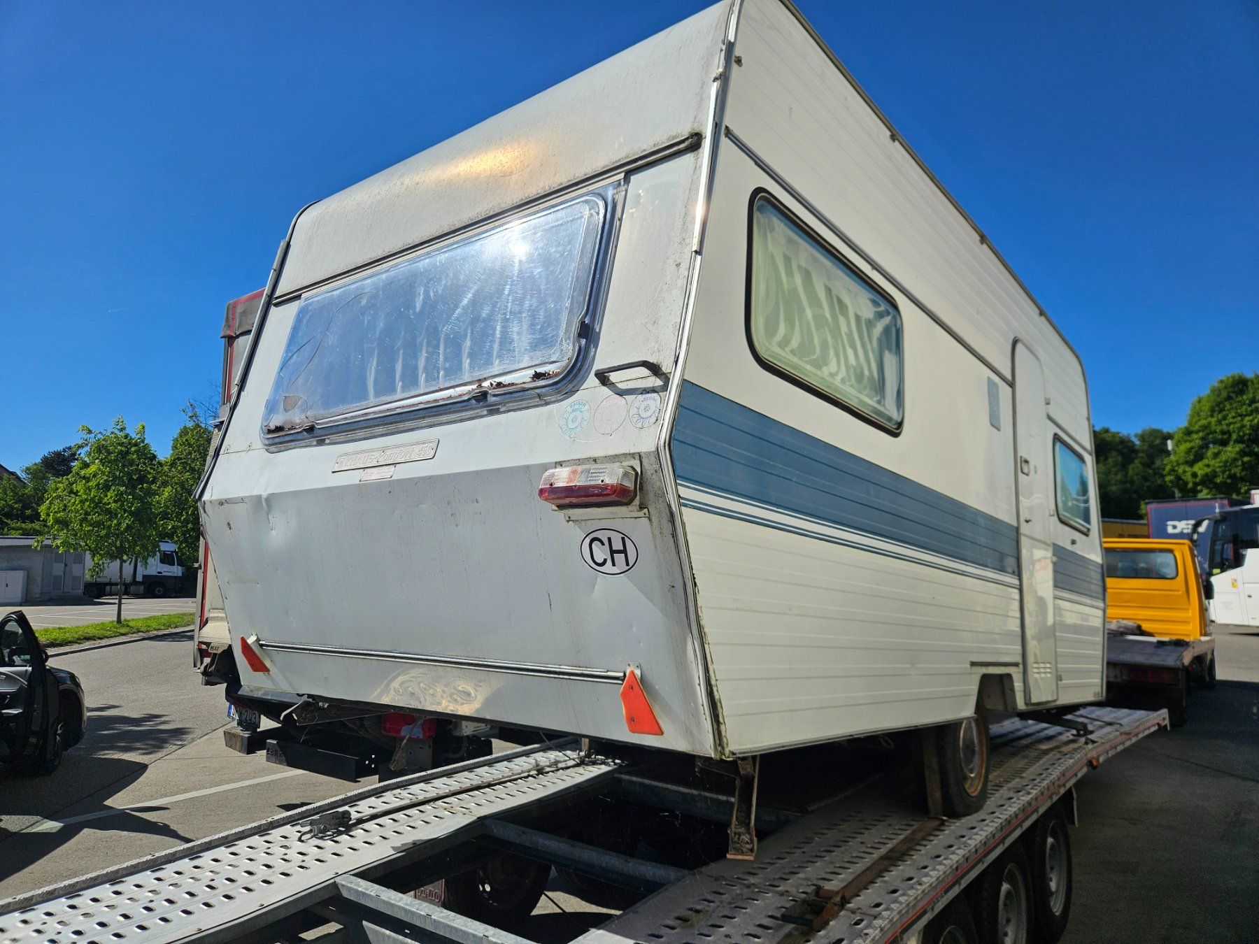 Veicoli da campeggio: Wohnmobil – Usato da Russikon venduto da RemiCars