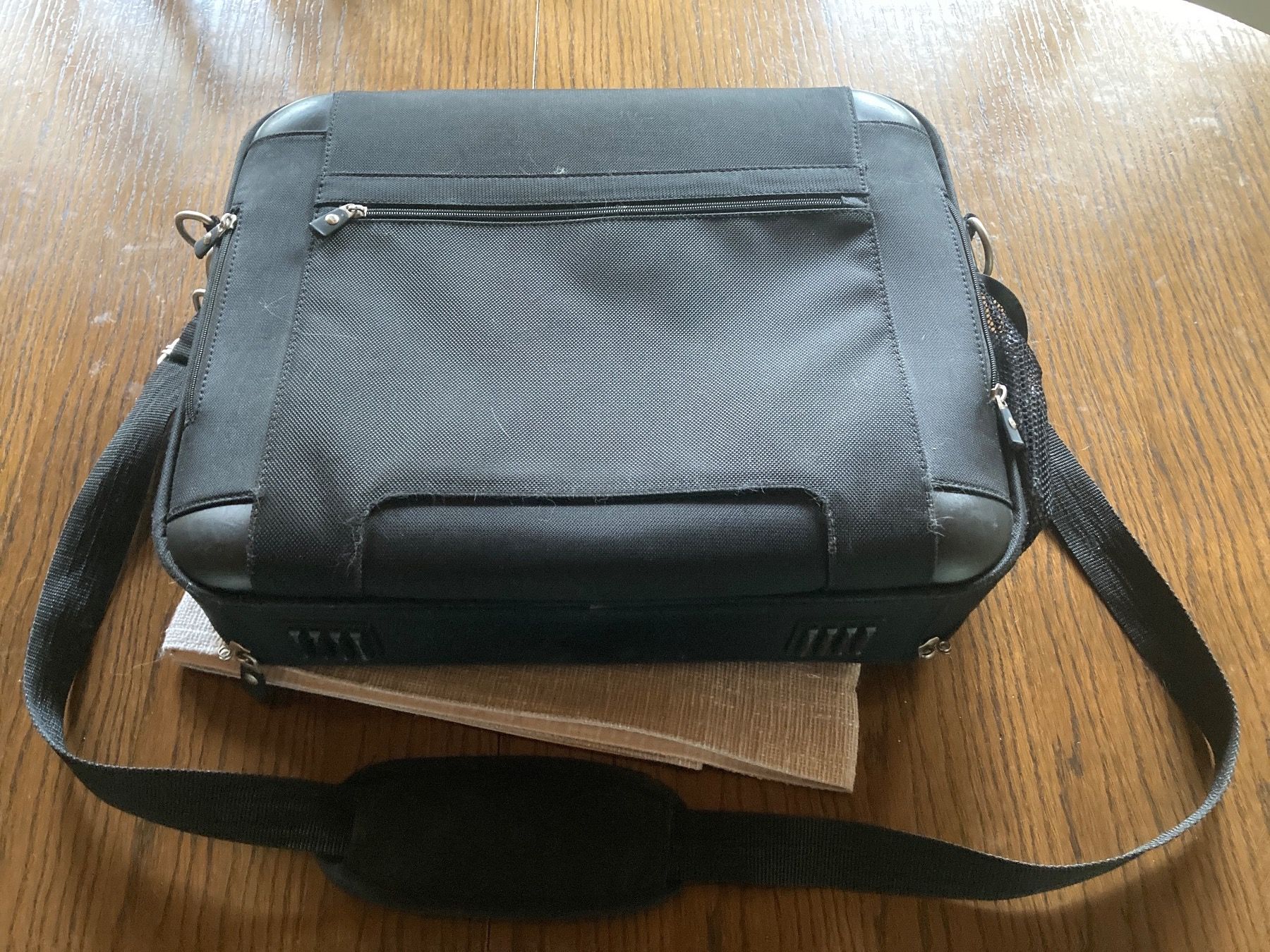 Dell Borse: Sac DELL robuste pour laptop – Usato da Plagne venduto da gigi204 3