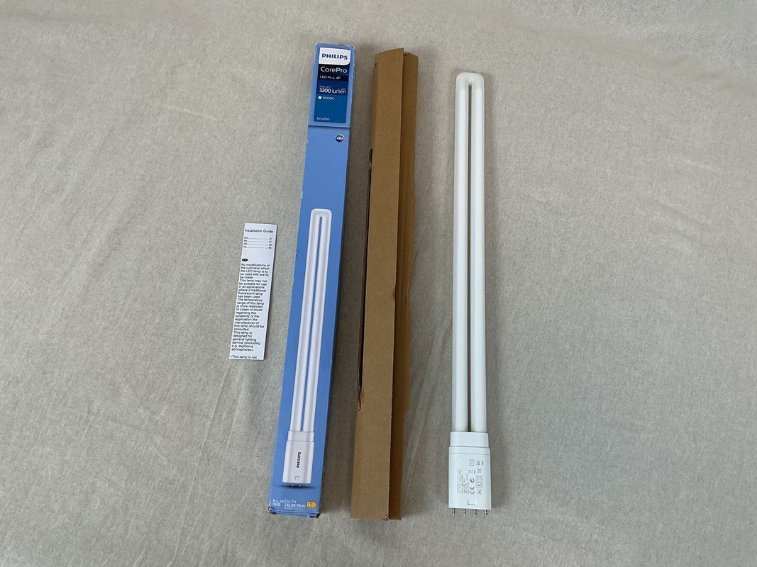 Philips Lampade: PHILIPS CorePro LED PL-L 4P LED - Lampe – Nuovo (secondo la descrizione) da Richterswil venduto da Restwert_Richterswil