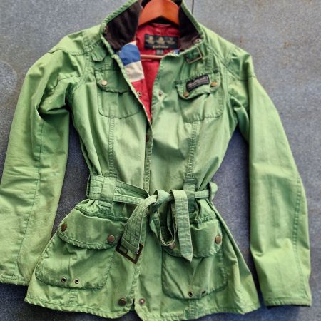 Einfach britisch: Barbour Wachsjacke, Gr. 36