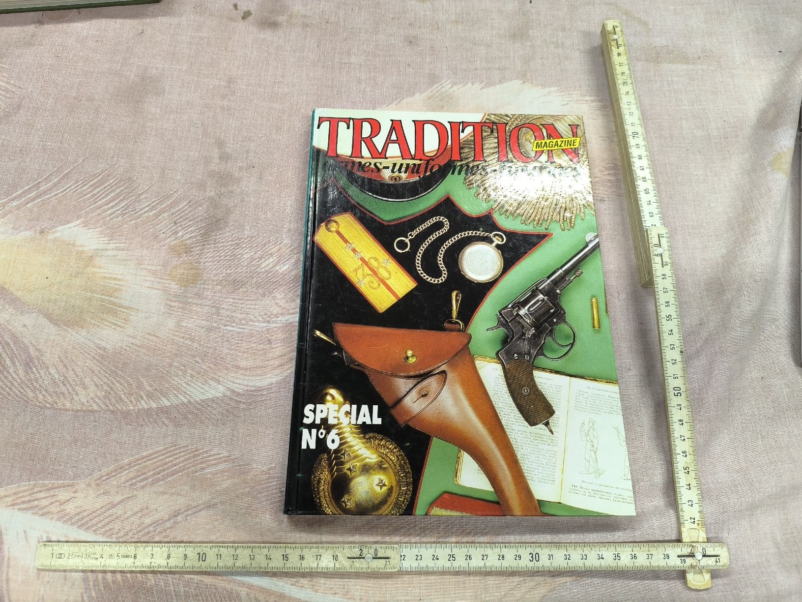 Libri: BUCH..Tradition Armes-Uniformes-Figurines – Usato da Cama venduto da anto_a