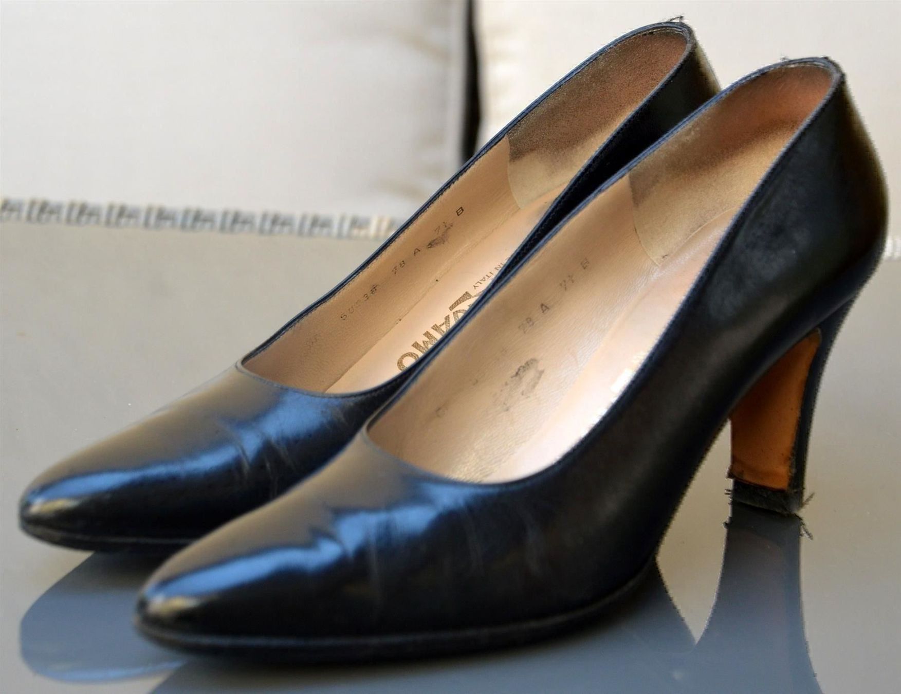 Salvatore Ferragamo Scarpe da donna: Pumps Saolvatore Ferragamo .38 /  7,5 – Usato da Collonges venduto da Auganien 1