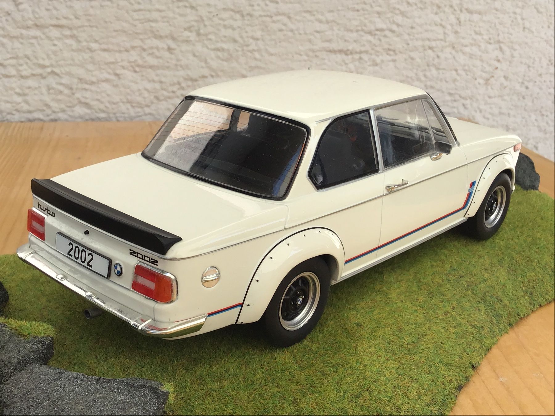 BMW Modellini d'auto: Modellauto BMW 2002 weiss 1:18 – Usato da Männedorf venduto da Modelle-aller-Art 3