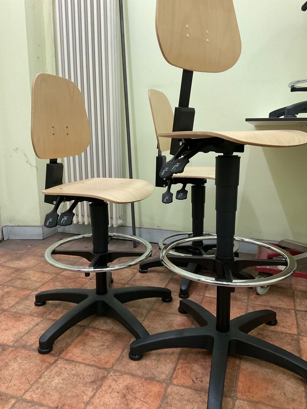 Stühle: Arbeitsstühle neuwertig – Gebraucht aus Altnau von Seemoewe