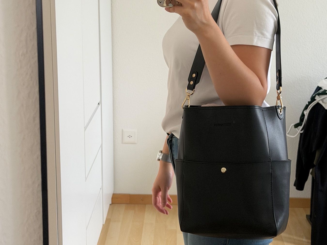 Borse da donna: Schwarze Schultertasche – Usato da Alpnach Dorf venduto da cec_8qjr 1