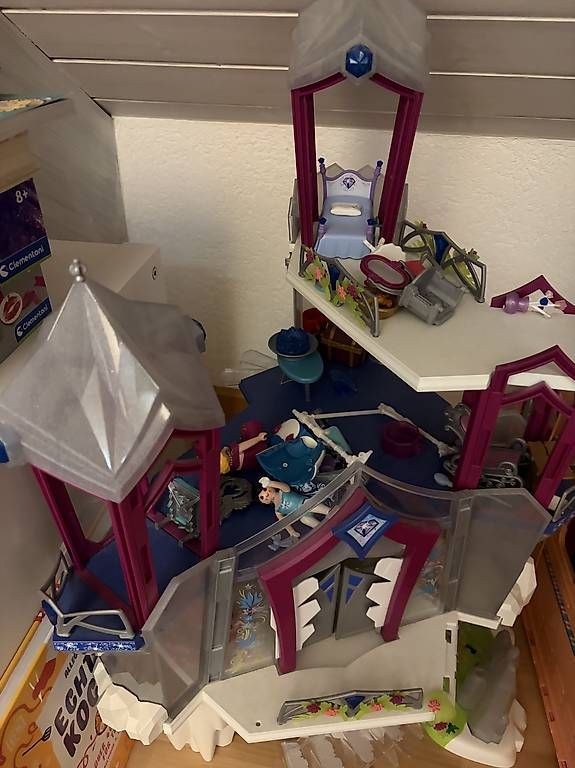 Spielzeuge: Playmobil Eisschloss – Gebraucht aus Arisdorf von hasi78 2
