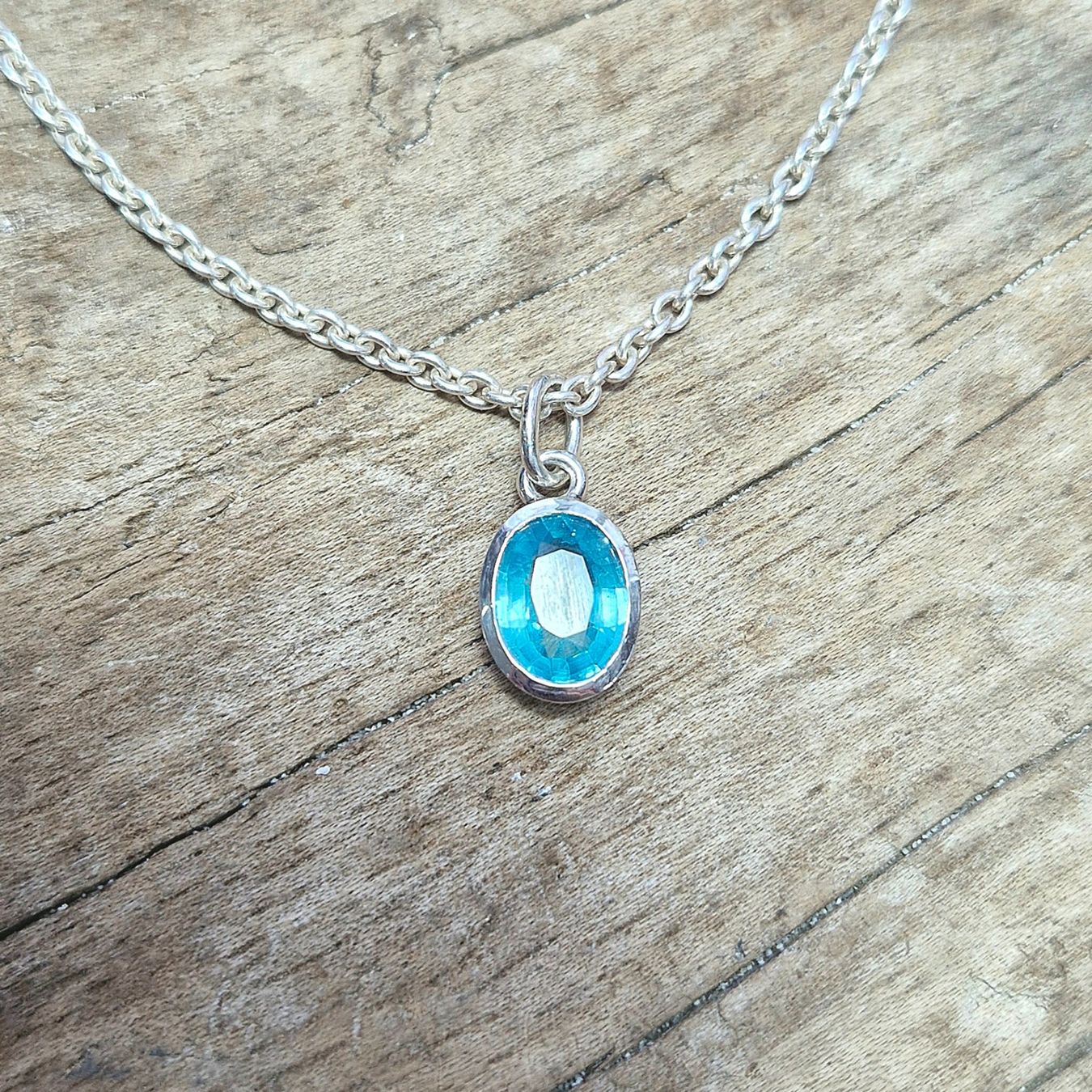 Ciondoli: Apatit Anhänger 1.77ct. – Nuovo e nell'imballaggio originale da Zürich venduto da GOS08 1