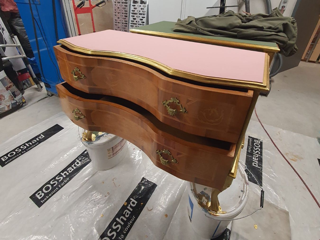 Cassettiere: Antike Kommode, restauriert,, rosa/goldig – Usato da Niederwangen BE venduto da rainer1505 1
