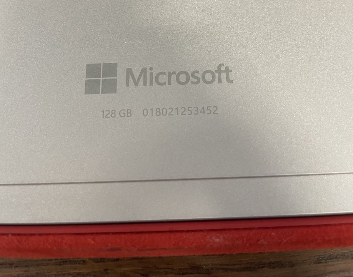 Microsoft Tablettes PC: Microsoft Surface pro 4 128GB SSD Bootloop Batterie defekt – Défectueux à Näfels par NOXION 2
