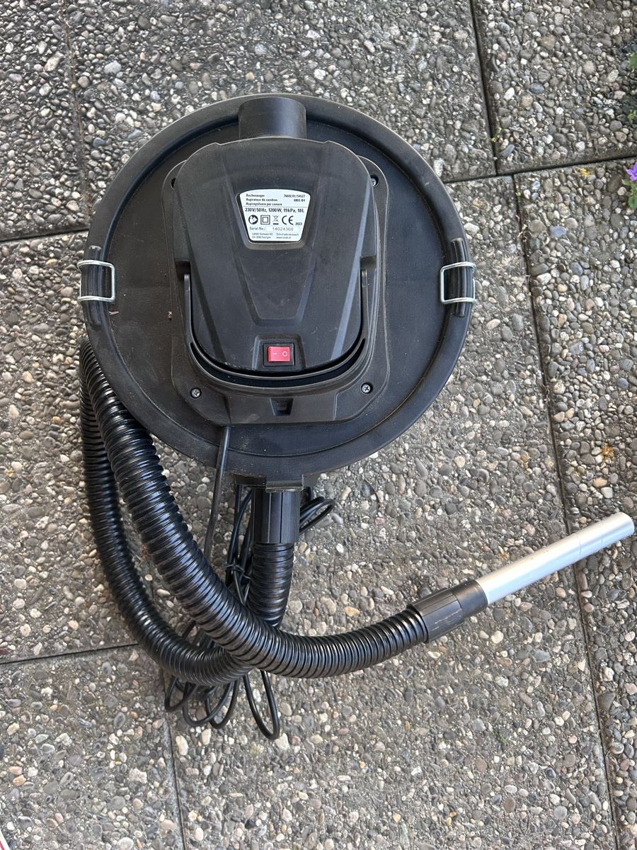 Tutte le macchine: Aschesauger mit Motor 1200 W – Usato da Halten venduto da rissle 1