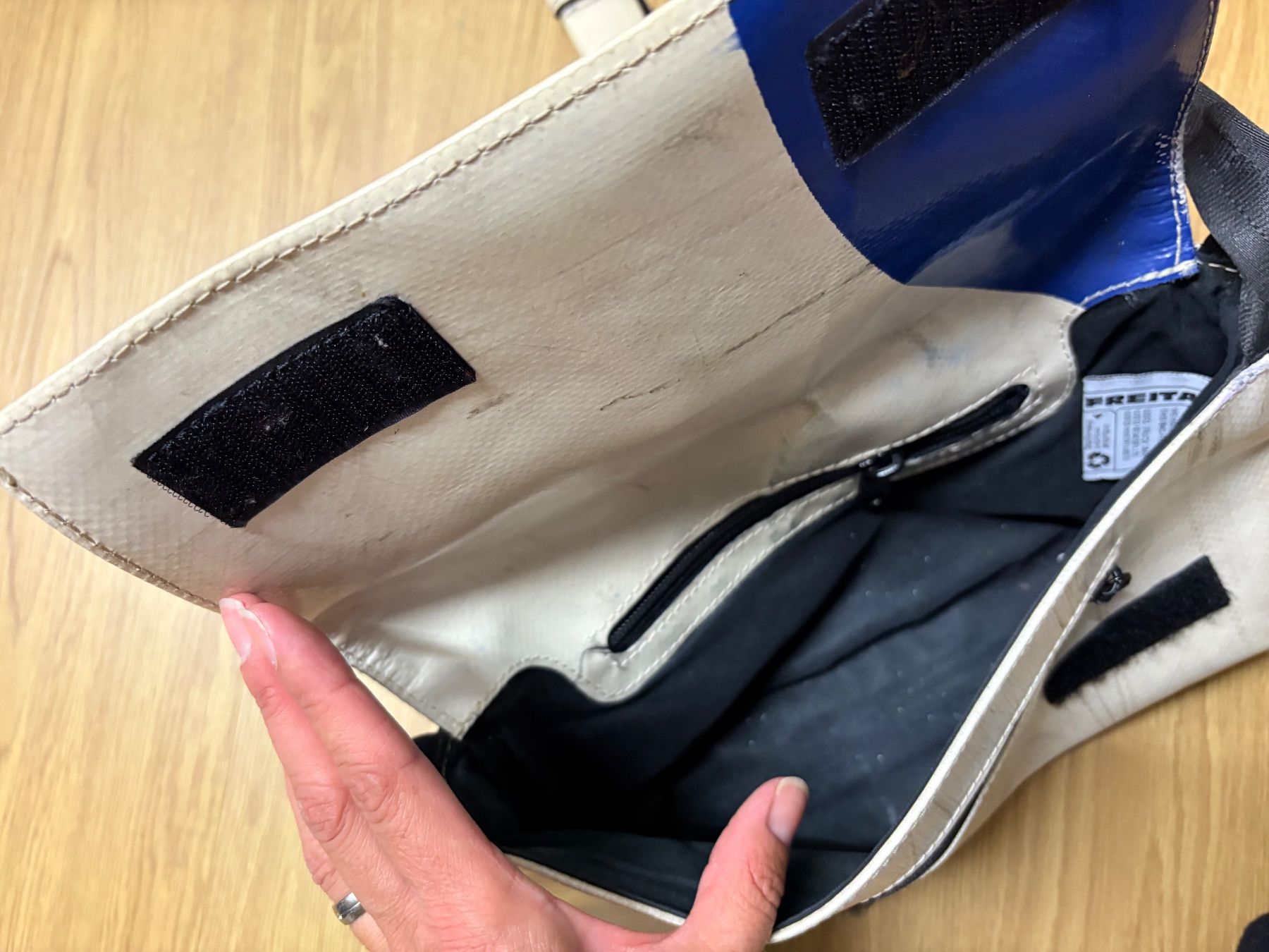 Freitag Taschen für Damen: Freitag Umhängetasche gebraucht – Gebraucht aus Münchenbuchsee von Jas82 1