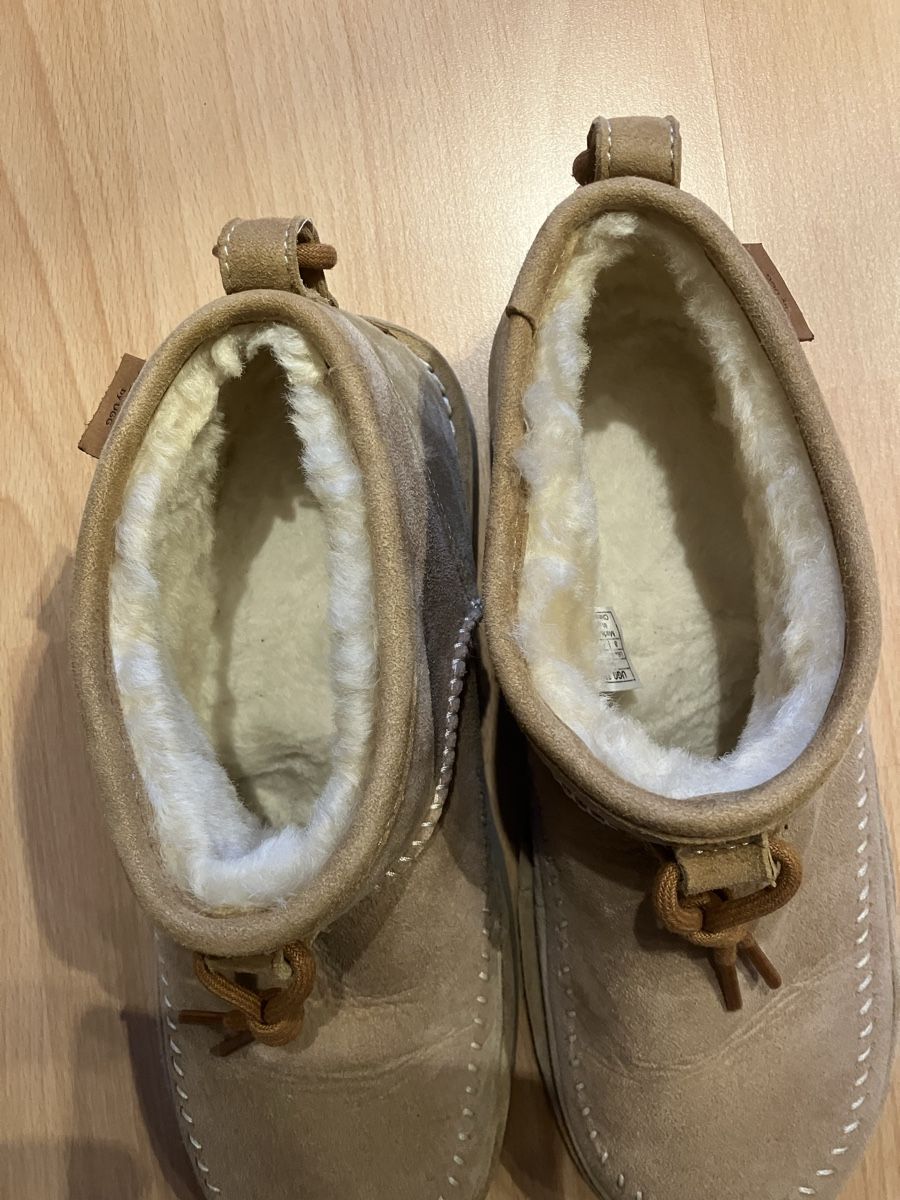 Ugg Scarpe da donna: Ugg Damenschuhe US Gr 9. Wie neu – Nuovo (secondo la descrizione) da Zürich venduto da dcd_h2x8 2
