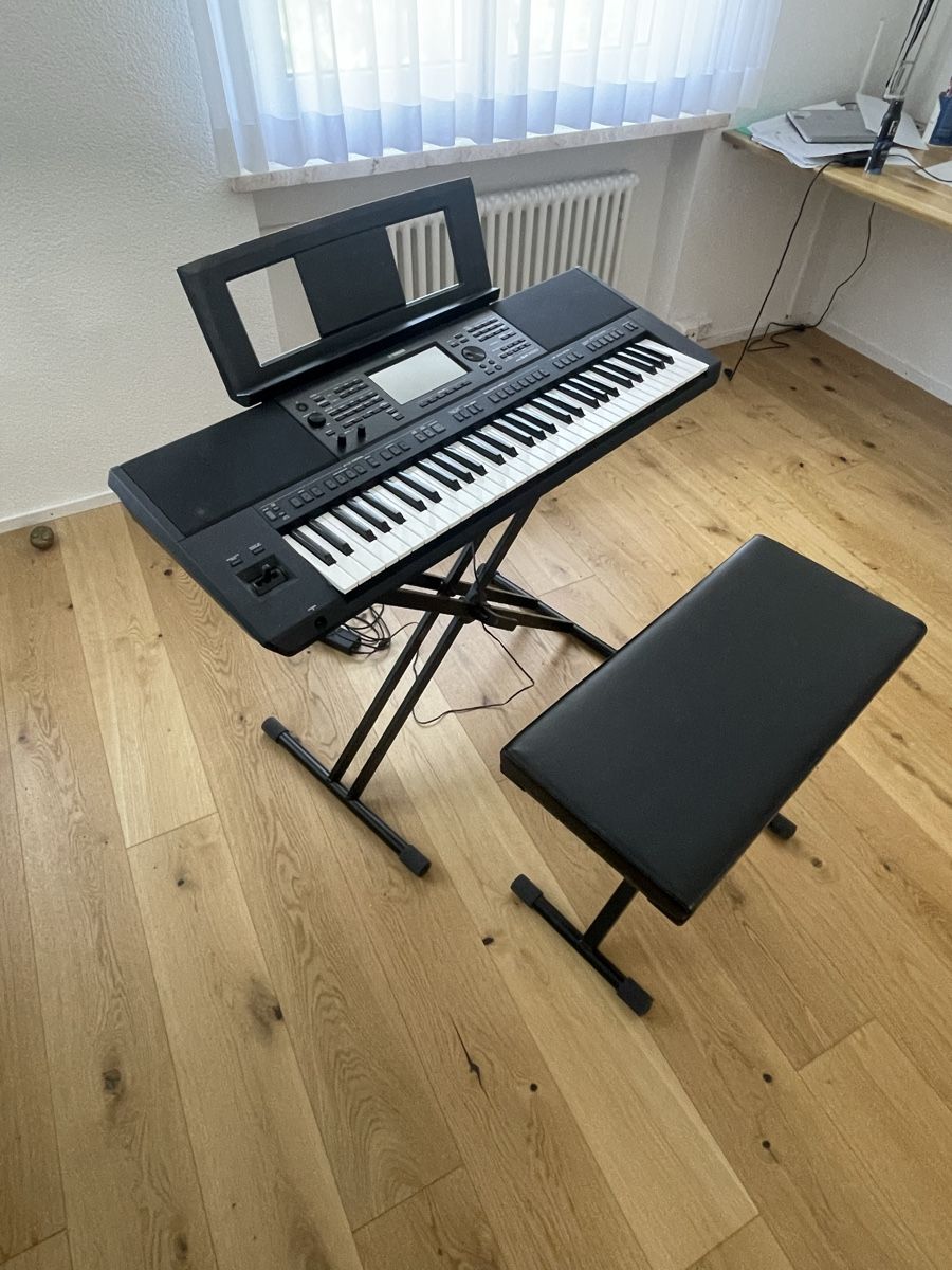 Yamaha Strumenti musicali: Keyboard Yamaha PSR-SX700 – Usato da Dübendorf venduto da Airplane