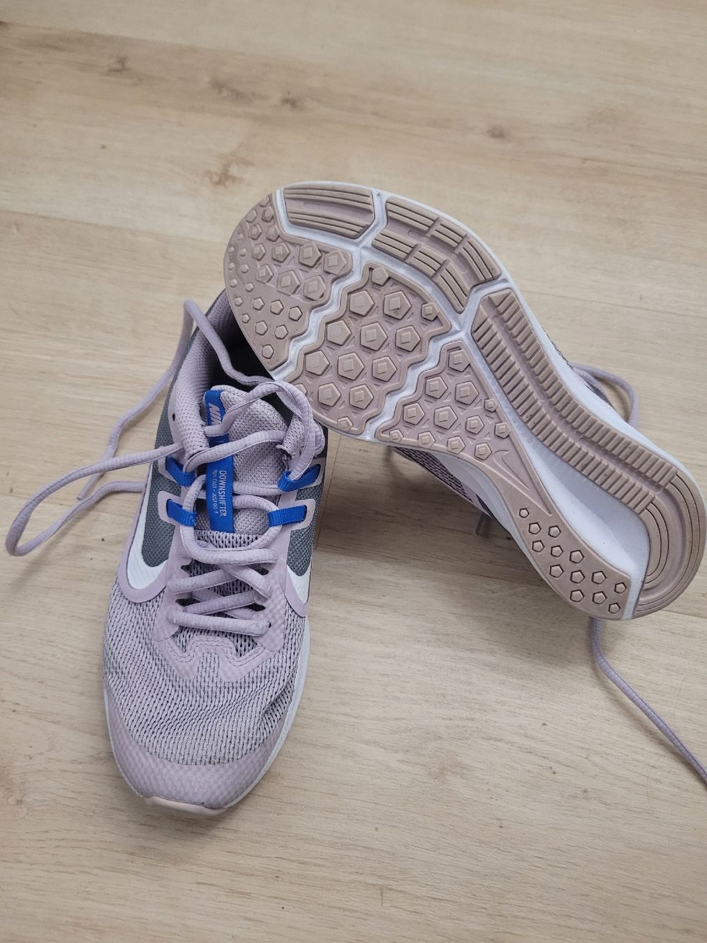 Nike Scarpe per ragazze: Schuh nike Gr. 35.5 – Usato da Lupsingen venduto da sta_wgg5