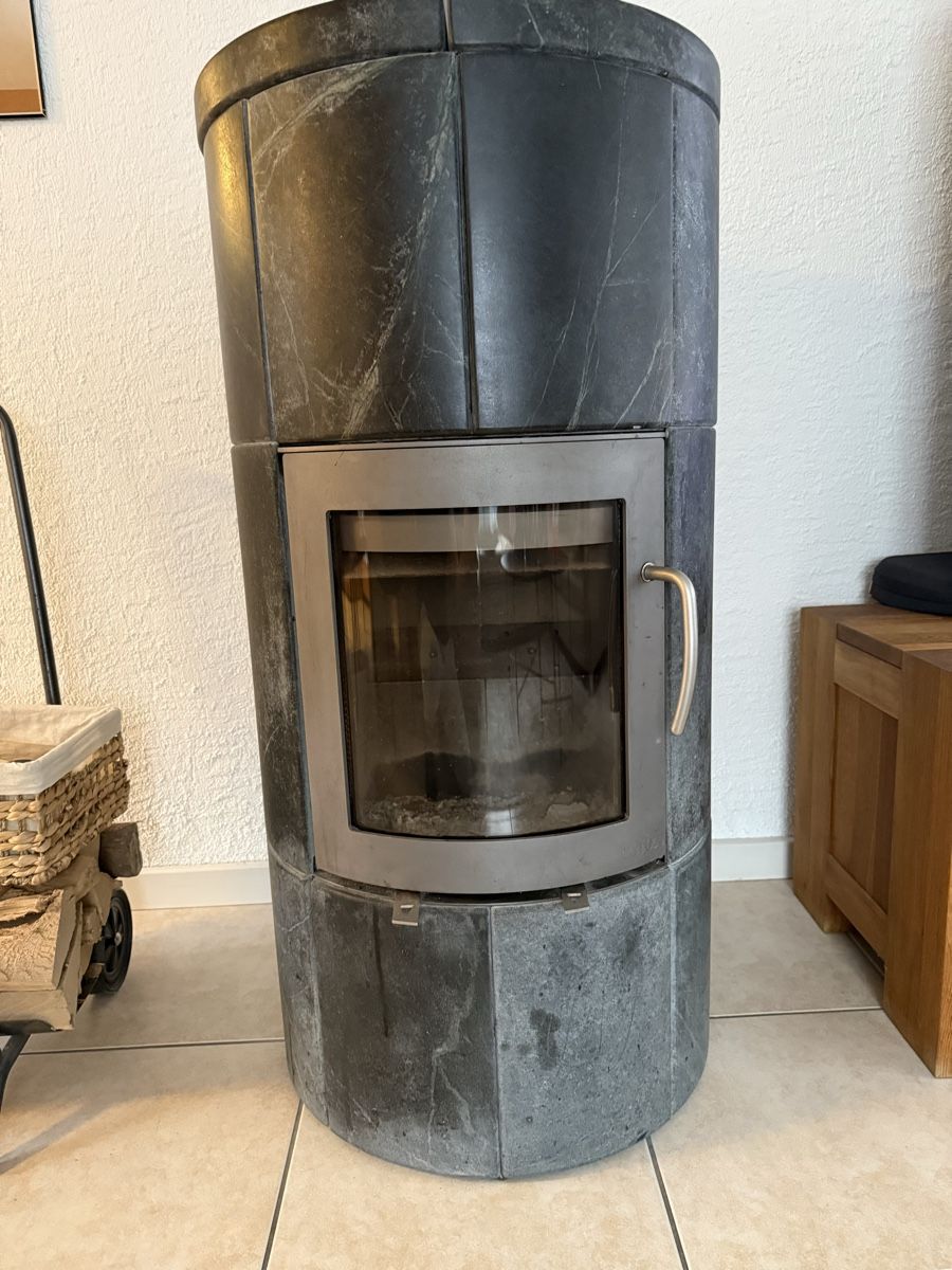 Stufe caminetto: Kaminofen Lotus M1 Speckstein – Usato da Interlaken venduto da 5ive