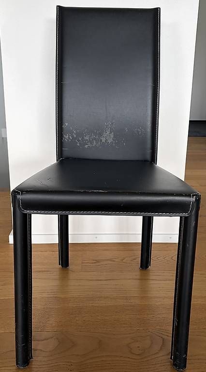 Chaises: 4-6 Kunstlederstühle (für Basteln oder Hussen) – D'occasion à Niederuzwil par UB9552